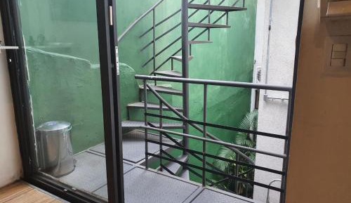 Deluxe Studio