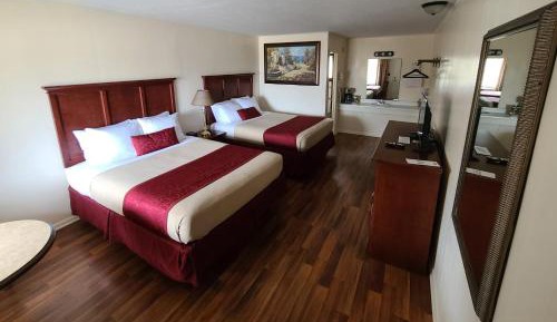 Deluxe Queen Room with Two Queen Beds