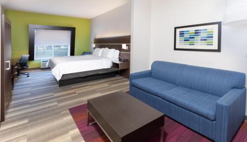 King Suite - Non-Smoking