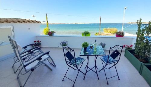 One-Bedroom Holiday Home