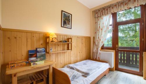 Studio with Mountain View