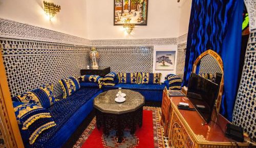 Deluxe Queen Suite