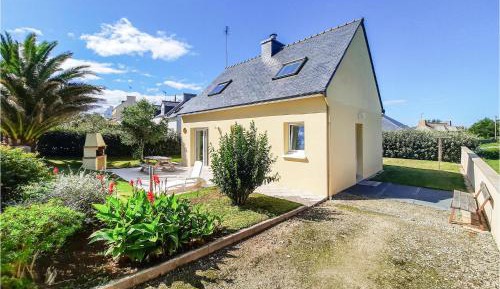 Three-Bedroom Holiday Home 