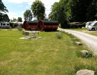 Camping Barrel with shared Bathroom