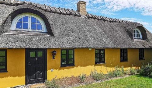 Three-Bedroom Holiday Home 
