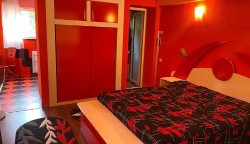 One-Bedroom Apartment (2 Adults + 2 Children)
