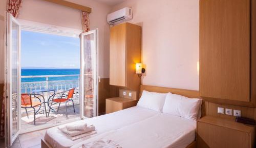 Triple Room with Sea View