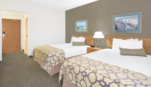 Queen Room with Two Queen Beds - Non-Smoking