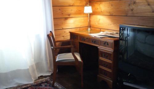 One-Bedroom Apartment with Fireplace