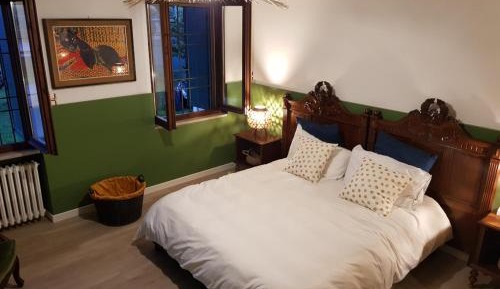 Double Room with Shared Bathroom