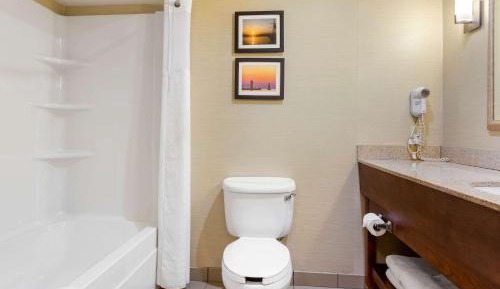 Queen Suite with 2 Queen Beds - Non-Smoking