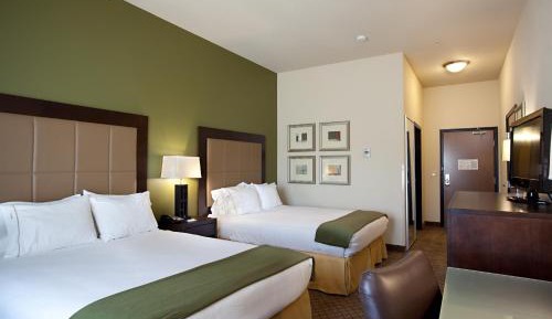 Suite with Bath Tub - Hearing Accessible/Non-Smoking