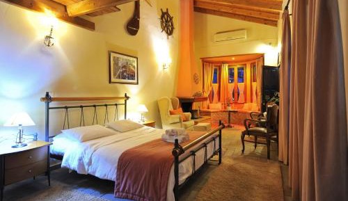 Traditional Suite - Split Level with Fireplace