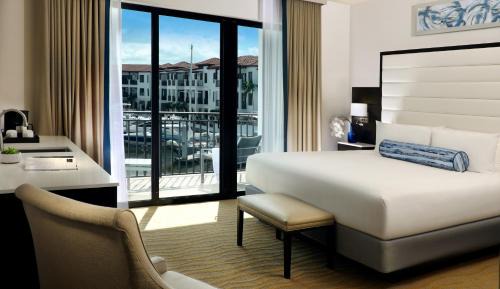 Superior King Room with Marina View