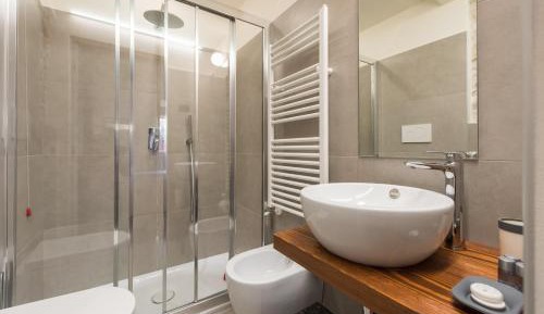 Superior One-Bedroom Apartment