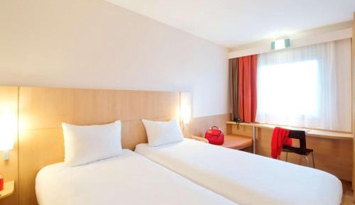 Twin Room with Extra Bed