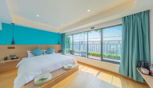 Deluxe Double Room with Balcony