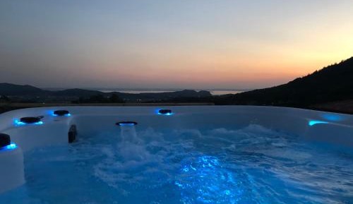 Apartment with Lake View