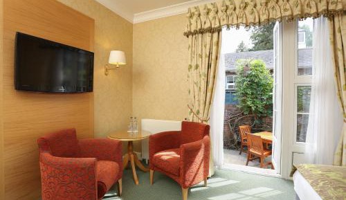 Spacious Double Room - Garden Lodge