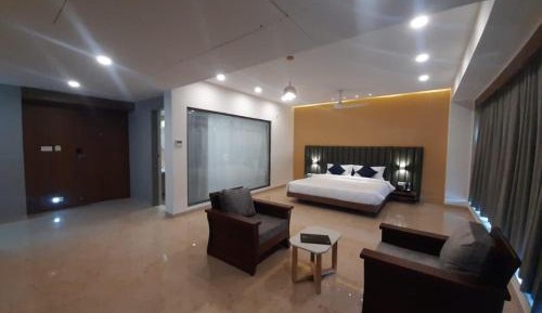 Queen Suite Room
