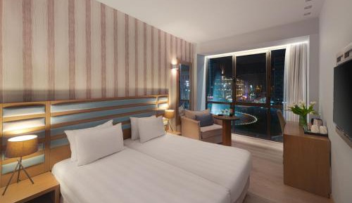 Deluxe Room with Fountain View