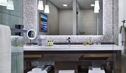 Premium King Room with Runway View