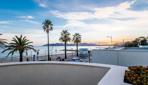 Superior duplex apartment 1 bedroom Sea View