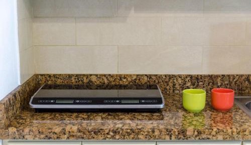 Fully Equipped Studio Apartment - 1 Queen Bed