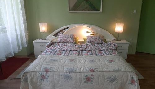 Quadruple Room with Private Bathroom
