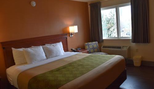 King Room - Accessible/Non-Smoking