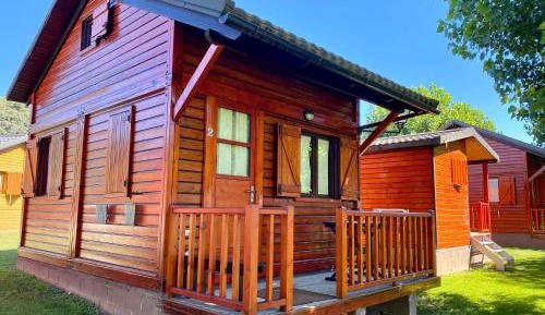 Bungalow (6 Adults)