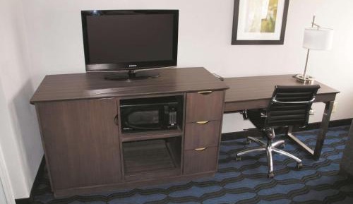 Deluxe Room with Two Queen Beds