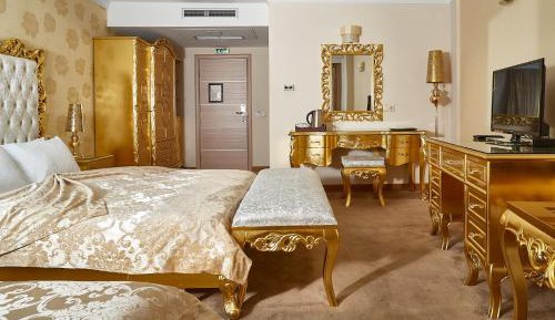 Superior Double Room (2 Adults + 1 Child)