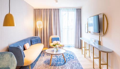 One-Bedroom Deluxe Apartment