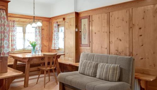 Superior One-Bedroom Apartment