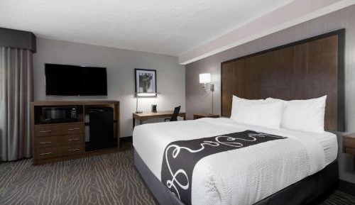 Executive King Room with Sofa Bed