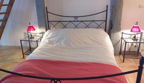 Deluxe Room (2 Adults + 1 Child)