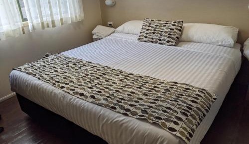 Two-Bedroom Bungalow with Air-conditioning