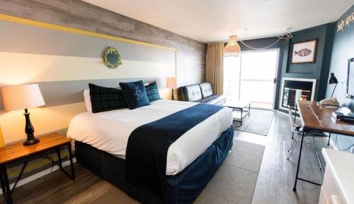 Standard King with Fireplace