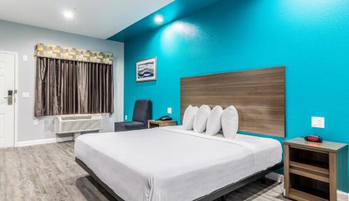 1 King Bed Accessible Non Smoking