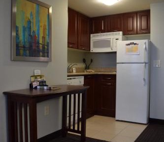 King Studio Suite with Kitchen and Jetted Tub