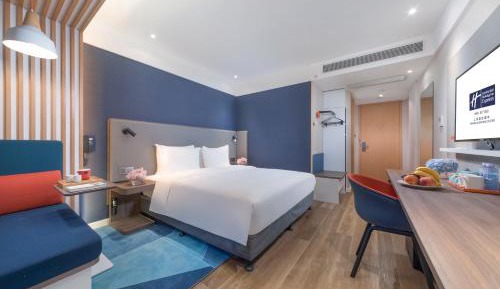 Standard King Room with Minifridge