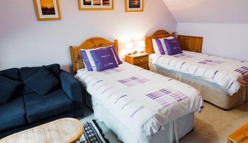 Twin Room with Private Bathroom