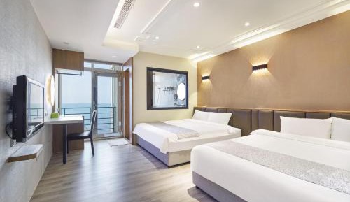 Family Room with Sea View