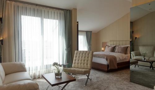 King Suite with Balcony