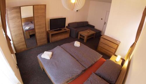 Deluxe Double Room with Extra Bed