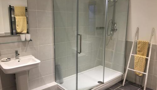 Twin Room with Shower