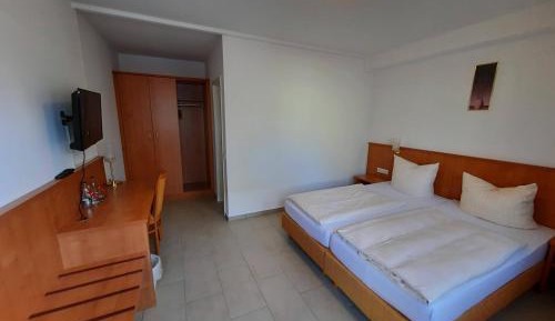 Large Double or Twin Room