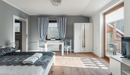 Suite with Mountain View