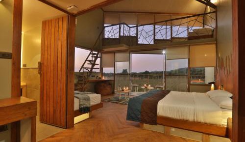 Deluxe Double or Twin Room with Lake View